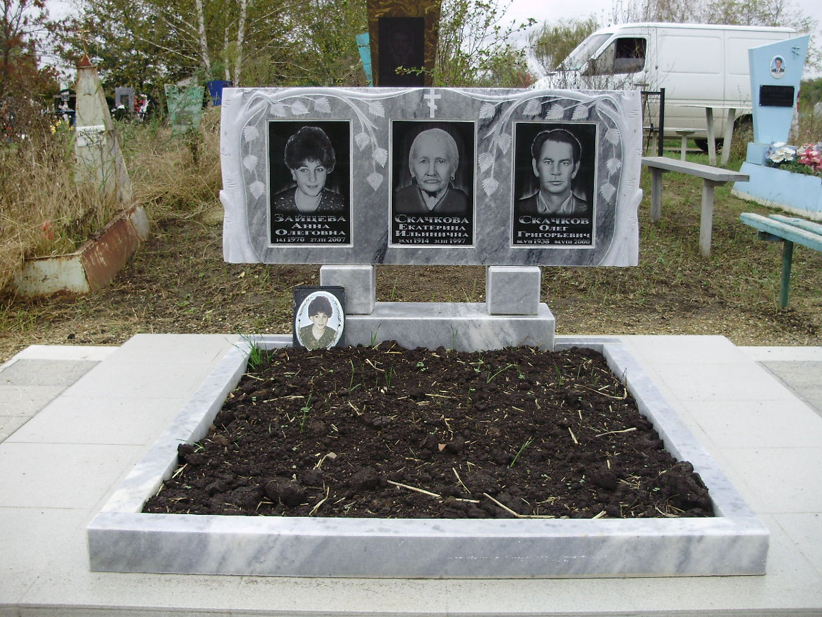 Памятник для троих на могилу фото